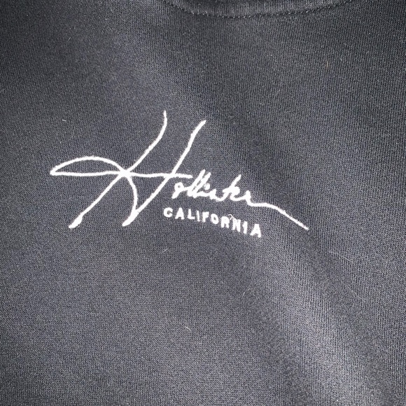 hollister - Picture 3 of 4